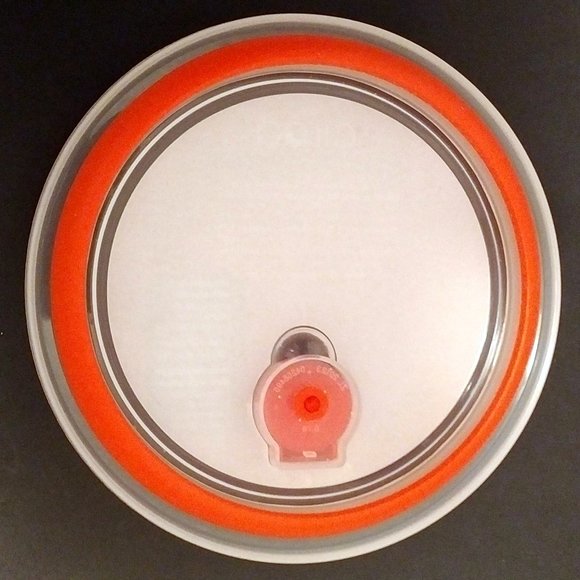 Festive Bone China Microwave Dish with Lid - Picture 8 of 10